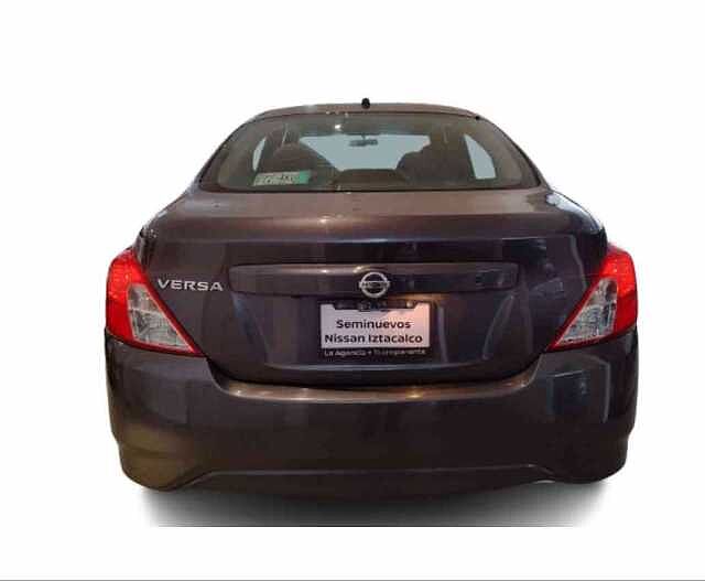 Nissan Versa