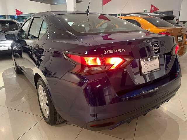 Nissan Versa