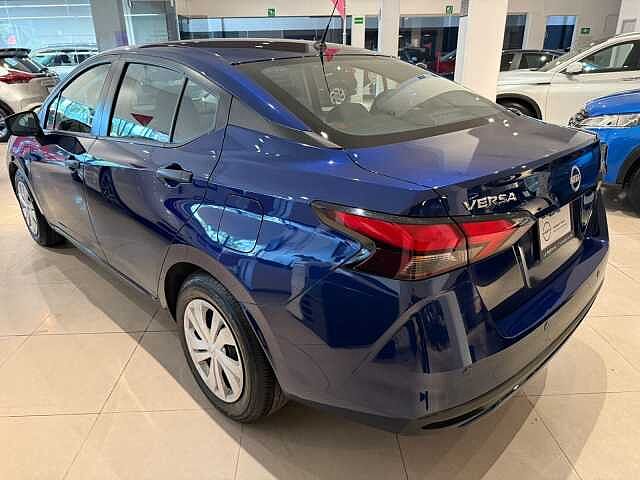 Nissan Versa