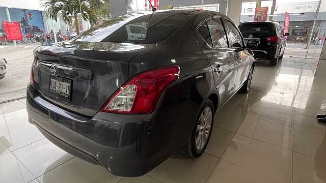 Nissan Versa