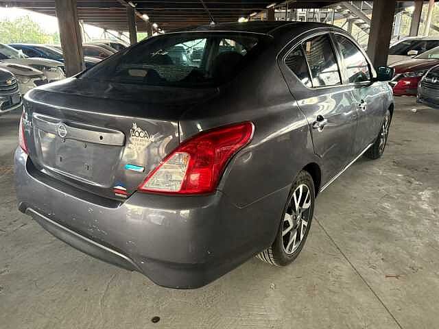 Nissan Versa