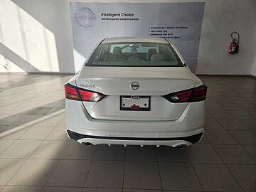 Nissan Altima  Blanco