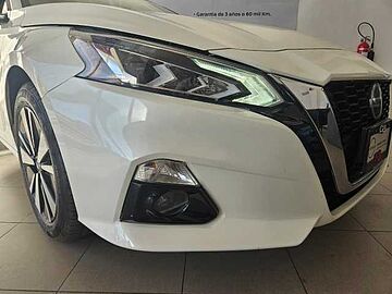 Nissan Altima  Blanco