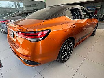 Nissan Sentra  Naranja