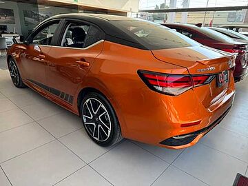 Nissan Sentra  Naranja