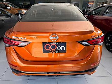 Nissan Sentra  Naranja