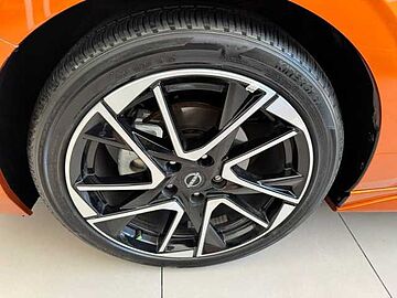 Nissan Sentra  Naranja