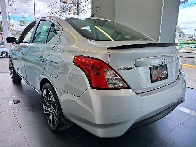 Nissan Versa