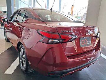 Nissan Versa  Rojo