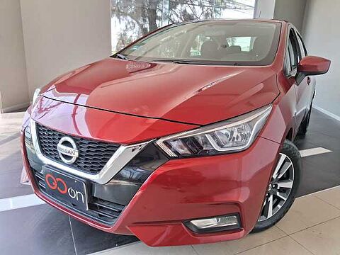 Nissan Versa  Rojo