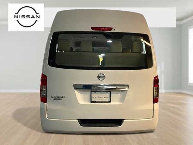 Nissan Urvan