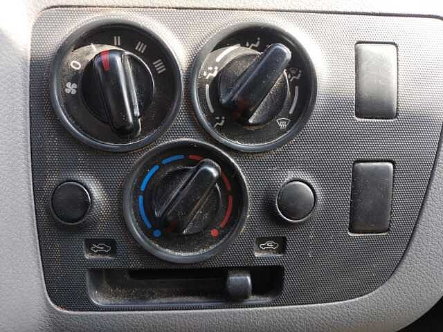 Nissan Urvan