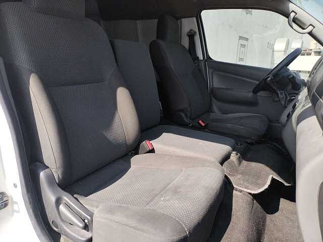 Nissan Urvan