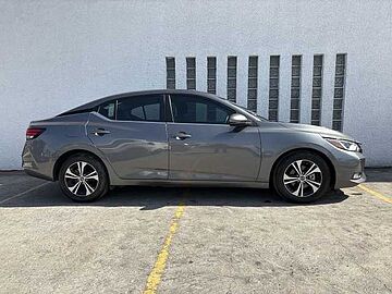 Nissan Sentra  Gris