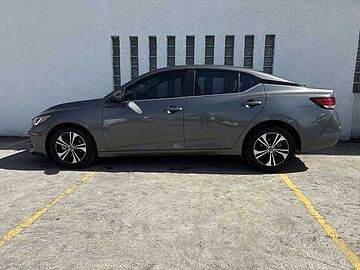 Nissan Sentra  Gris