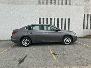 Nissan Sentra  Gris