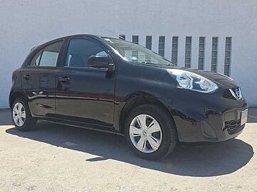 Nissan March  Negro