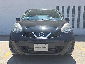 Nissan March  Negro