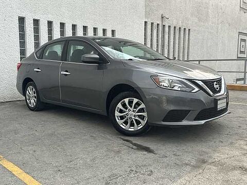 Nissan Sentra  Gris