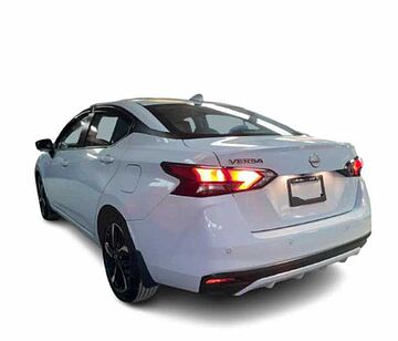 Nissan Versa  Gris