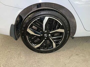 Nissan Versa  Gris
