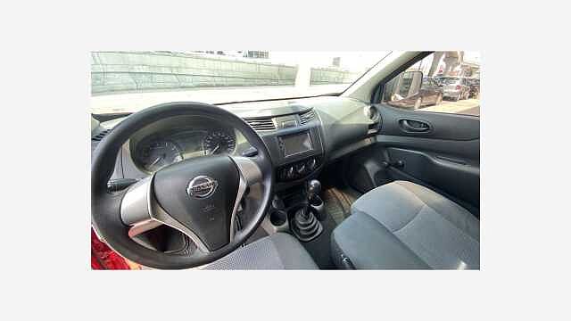 Nissan NP300