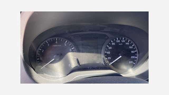 Nissan NP300