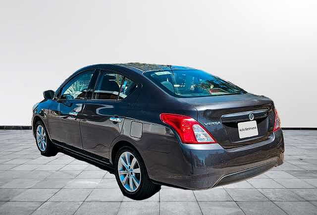 Nissan Versa