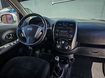 Nissan March  Plata