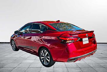 Nissan Versa  Rojo