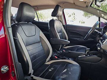 Nissan Versa  Rojo