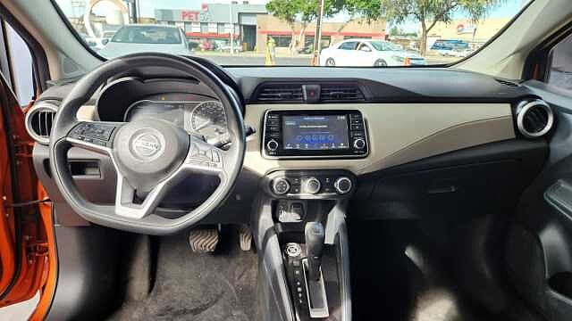 Nissan VERSA